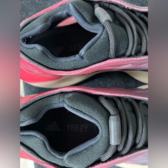 Size 9.5 - adidas Yeezy 700 V3 Fade Carbon 2022 WORN ONCE AUTHENTIC main image 7